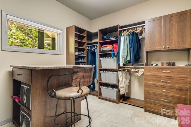 1760 Winding Creek Drive, Waynesville, NC 28786