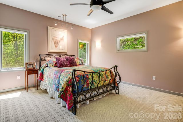 1760 Winding Creek Drive, Waynesville, NC 28786