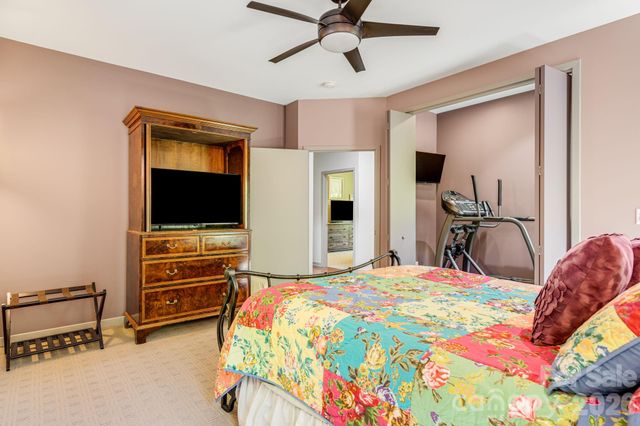 1760 Winding Creek Drive, Waynesville, NC 28786