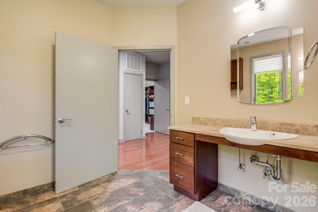 1760 Winding Creek Drive, Waynesville, NC 28786