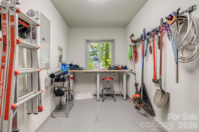 1760 Winding Creek Drive, Waynesville, NC 28786