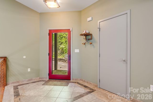 1760 Winding Creek Drive, Waynesville, NC 28786