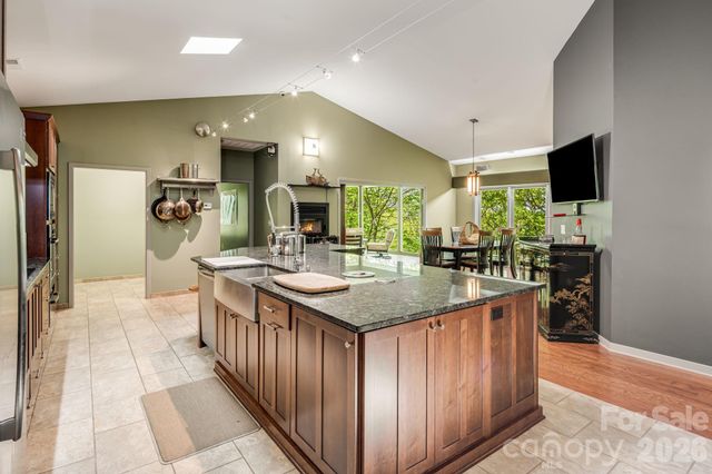 1760 Winding Creek Drive, Waynesville, NC 28786