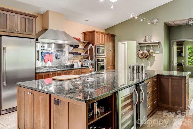 1760 Winding Creek Drive, Waynesville, NC 28786