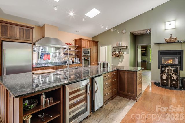 1760 Winding Creek Drive, Waynesville, NC 28786