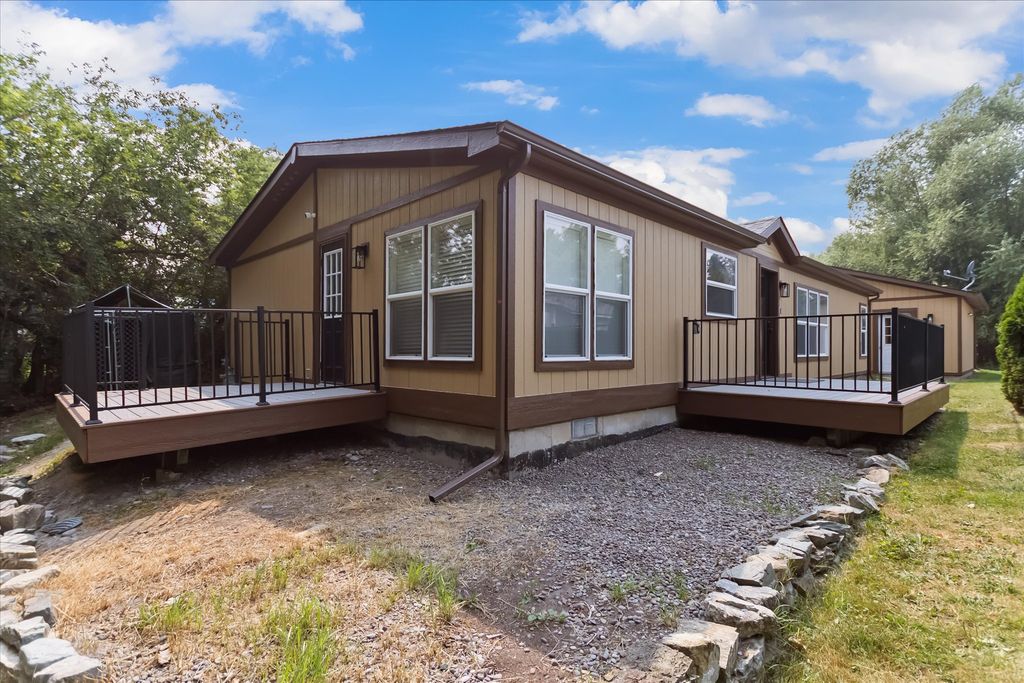 720 4th Avenue E, Columbia Falls, MT 59912 photo 2