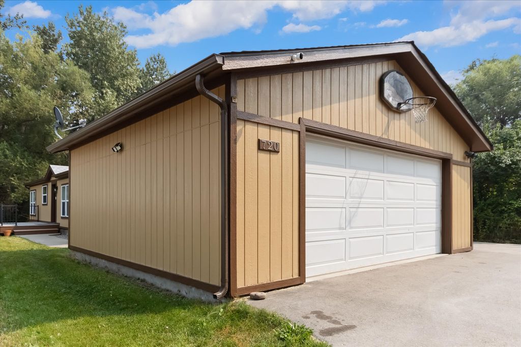 720 4th Avenue E, Columbia Falls, MT 59912 photo 4