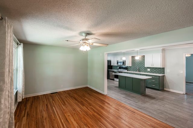 100 Hull Ln, Hendersonville, TN 37075
