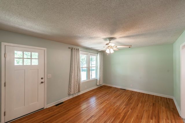 100 Hull Ln, Hendersonville, TN 37075