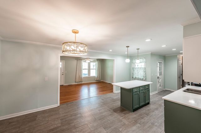 100 Hull Ln, Hendersonville, TN 37075