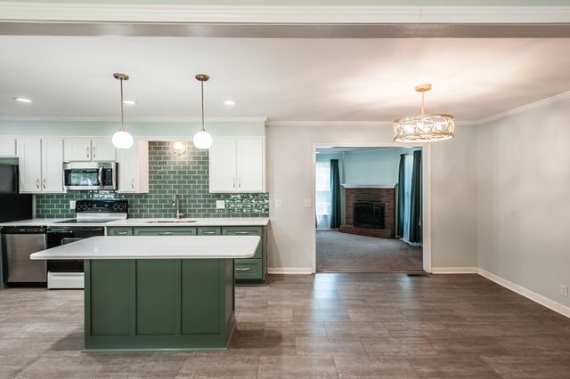 100 Hull Ln, Hendersonville, TN 37075