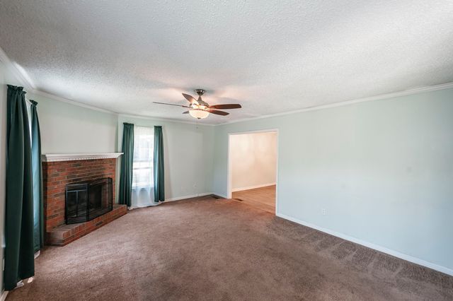 100 Hull Ln, Hendersonville, TN 37075