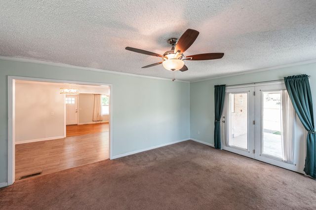 100 Hull Ln, Hendersonville, TN 37075