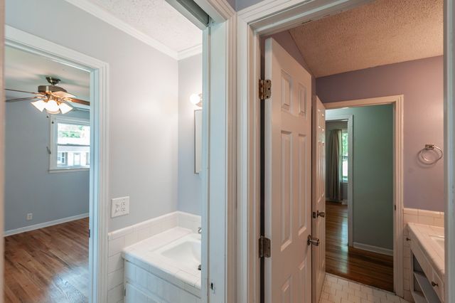 100 Hull Ln, Hendersonville, TN 37075
