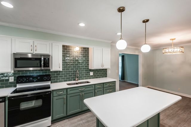 100 Hull Ln, Hendersonville, TN 37075