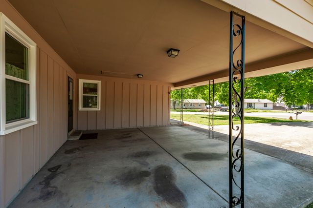 100 Hull Ln, Hendersonville, TN 37075