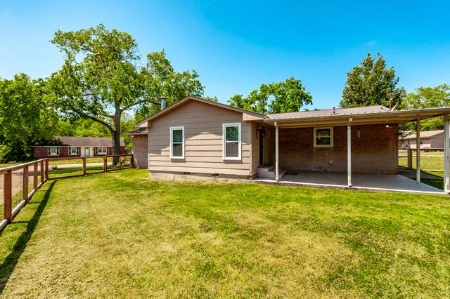 100 Hull Ln, Hendersonville, TN 37075
