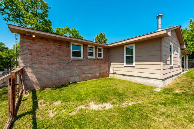 100 Hull Ln, Hendersonville, TN 37075