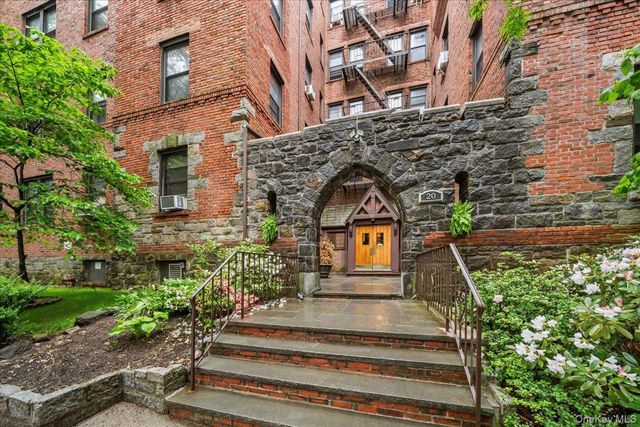 20 William Street 4F, Mount Vernon, NY 10552
