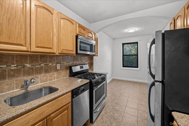 20 William Street 4F, Mount Vernon, NY 10552
