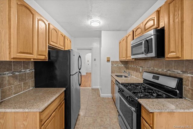 20 William Street 4F, Mount Vernon, NY 10552