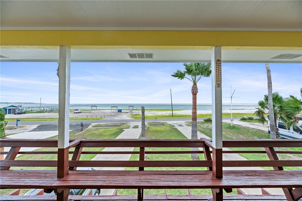 715 Bayshore Dr, Ingleside on the Bay, TX 78362 — photo 3