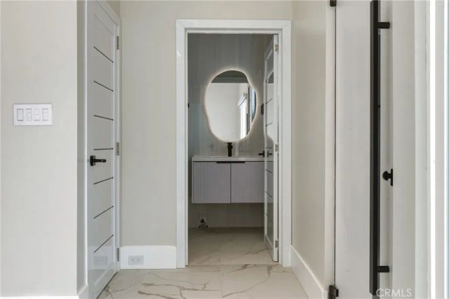 1241 Reese Place 102, Burbank, CA 91506