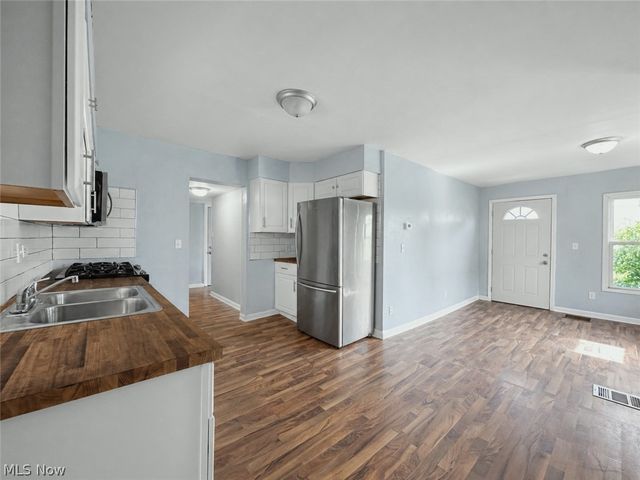 15562 Portage Street, Doylestown, OH 44230