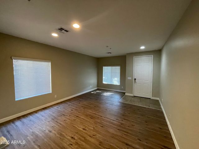 982 E CORRAL Street, Avondale, AZ 85323