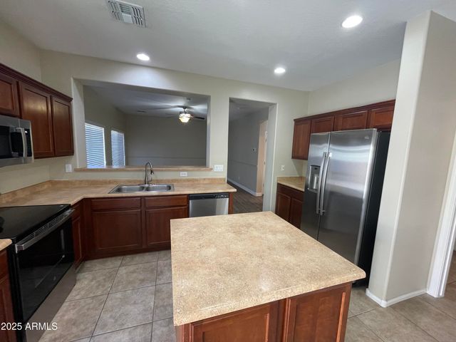 982 E CORRAL Street, Avondale, AZ 85323