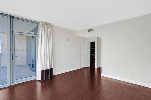 601 NE 36th St 1908, Miami, FL 33137