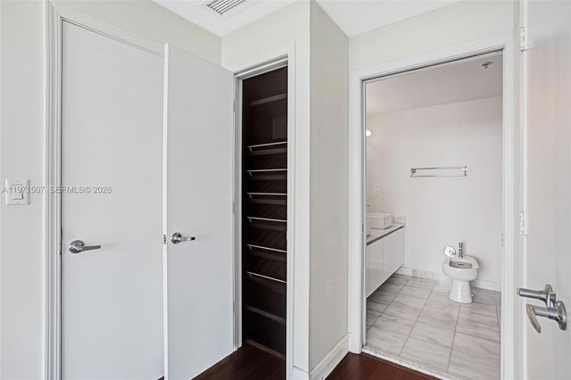 601 NE 36th St 1908, Miami, FL 33137