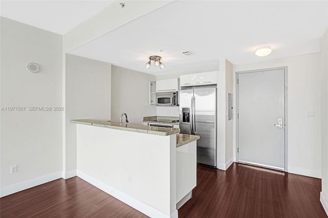 601 NE 36th St 1908, Miami, FL 33137