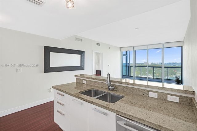 601 NE 36th St 1908, Miami, FL 33137