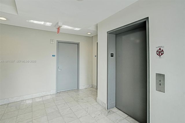 601 NE 36th St 1908, Miami, FL 33137