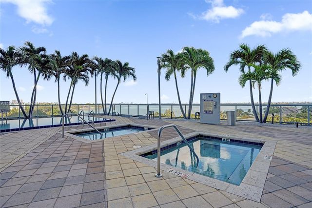 601 NE 36th St 1908, Miami, FL 33137