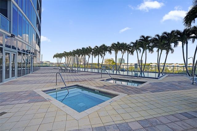 601 NE 36th St 1908, Miami, FL 33137