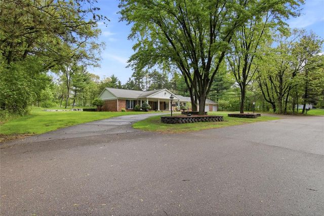 3750 Rimridge Road, Eau Claire, WI 54701