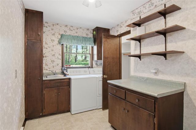 3750 Rimridge Road, Eau Claire, WI 54701