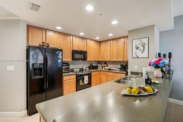 5781 Cape Harbour Drive 903, Cape Coral, FL 33914