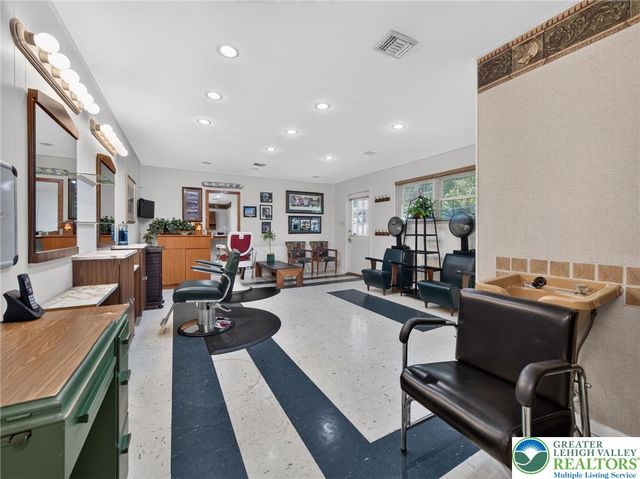 5463 Doris Drive, Upper Macungie Twp, PA 18106