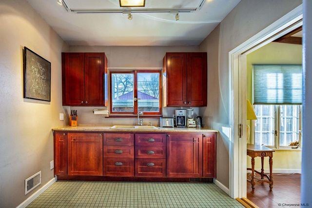 1306 E IVINSON AVE, Laramie, WY 82070