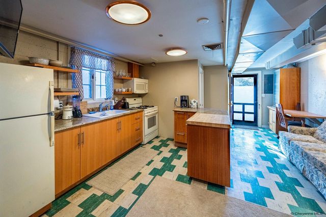 1306 E IVINSON AVE, Laramie, WY 82070