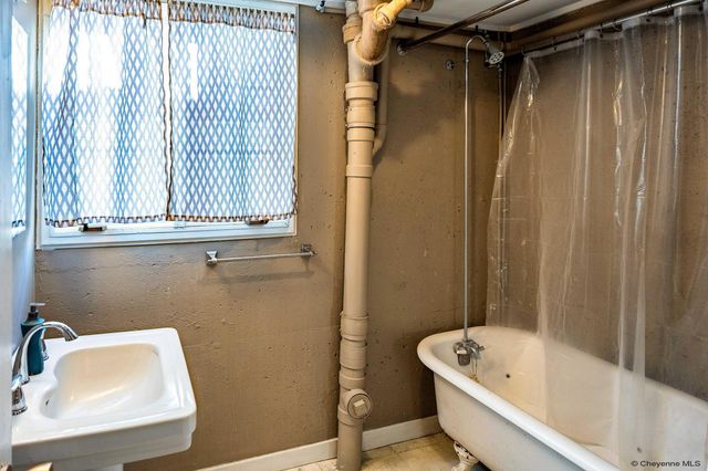 1306 E IVINSON AVE, Laramie, WY 82070