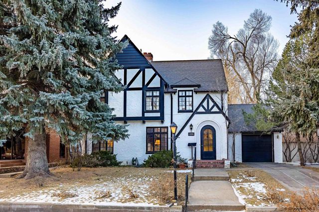 1306 E IVINSON AVE, Laramie, WY 82070