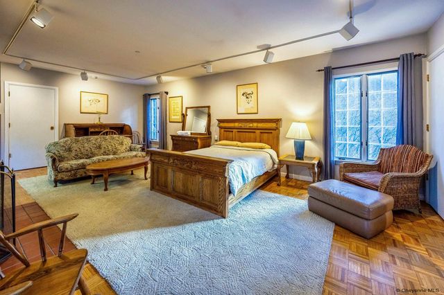 1306 E IVINSON AVE, Laramie, WY 82070