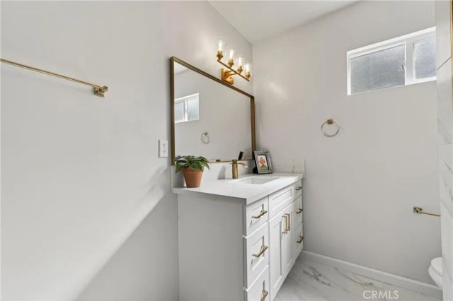 1960 Chariton Street, Los Angeles, CA 90034