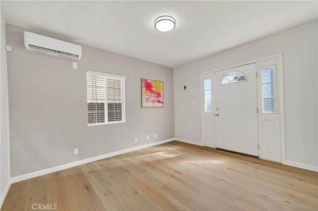 1960 Chariton Street, Los Angeles, CA 90034