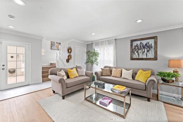 1960 Chariton Street, Los Angeles, CA 90034
