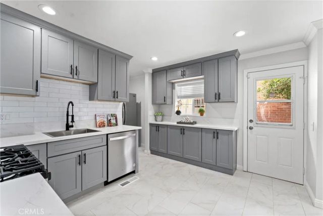 1960 Chariton Street, Los Angeles, CA 90034